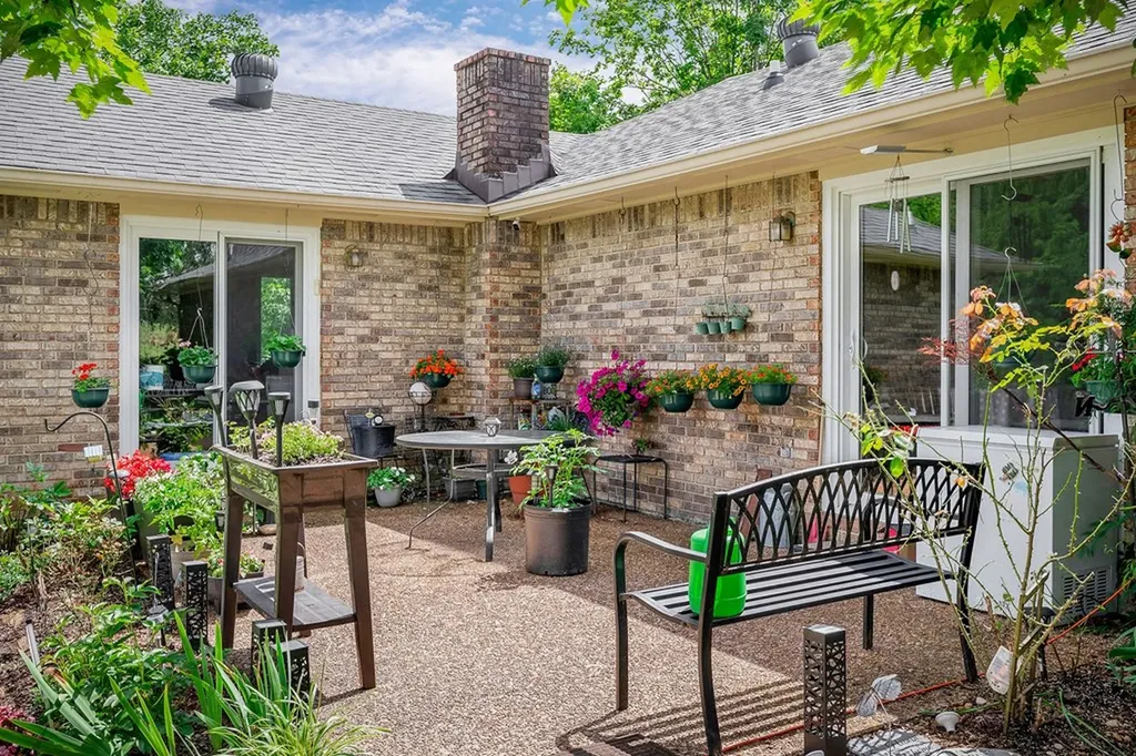 1790 Coon Hunt Road Baxter TN 38544-5103