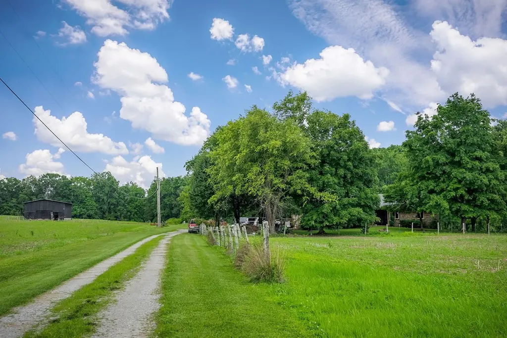 1790 Coon Hunt Road Baxter TN 38544-5103