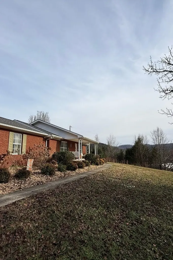 219 Tator Knob Road Liberty TN 37095
