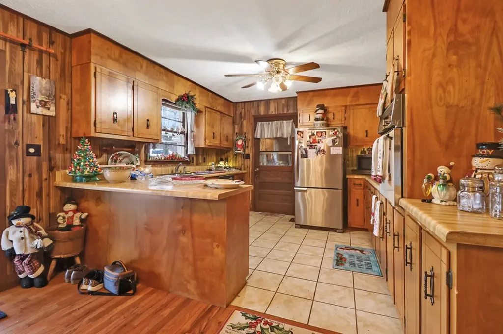 2620 Deer Lodge Highway Deer Lodge TN 37726