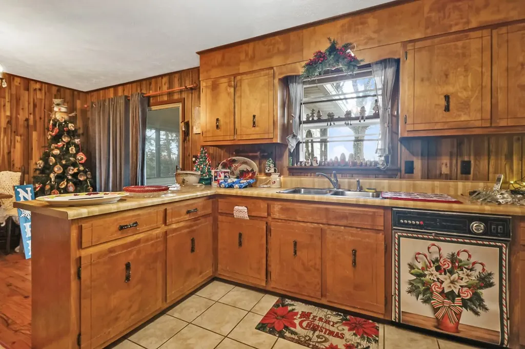 2620 Deer Lodge Highway Deer Lodge TN 37726