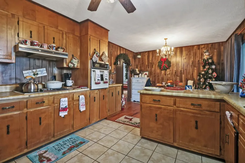 2620 Deer Lodge Highway Deer Lodge TN 37726