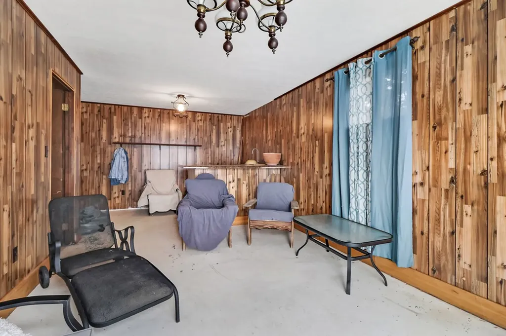 2620 Deer Lodge Highway Deer Lodge TN 37726