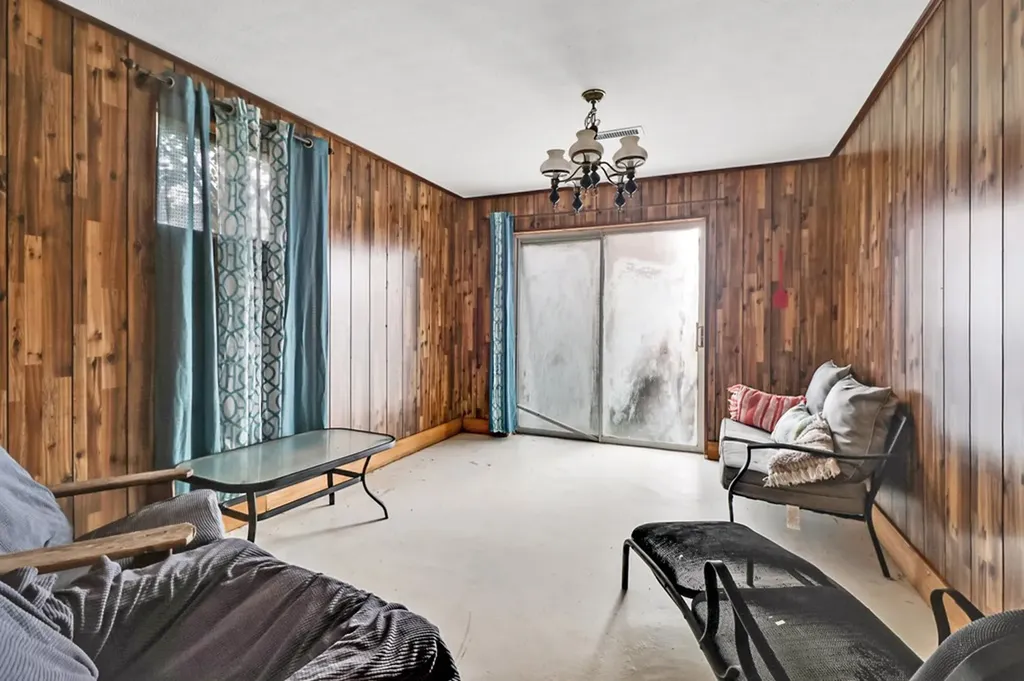 2620 Deer Lodge Highway Deer Lodge TN 37726