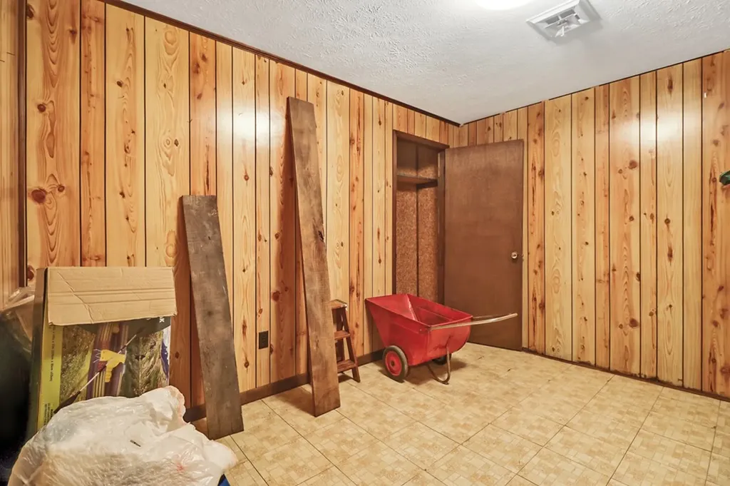 2620 Deer Lodge Highway Deer Lodge TN 37726