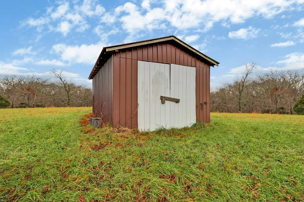 2620 Deer Lodge Highway Deer Lodge TN 37726