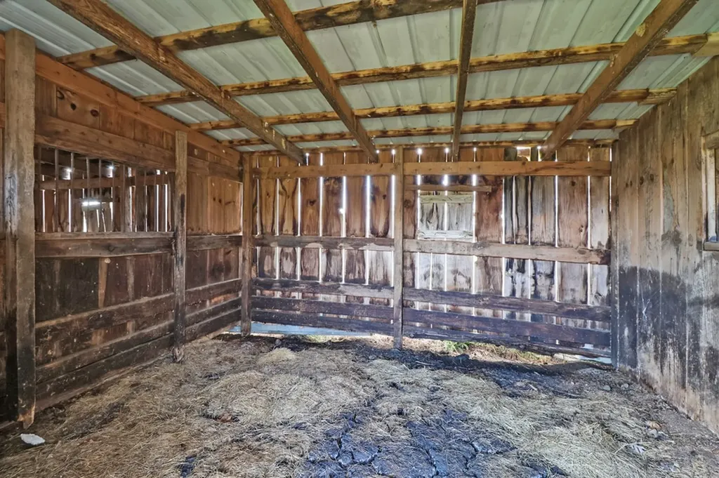 2620 Deer Lodge Highway Deer Lodge TN 37726