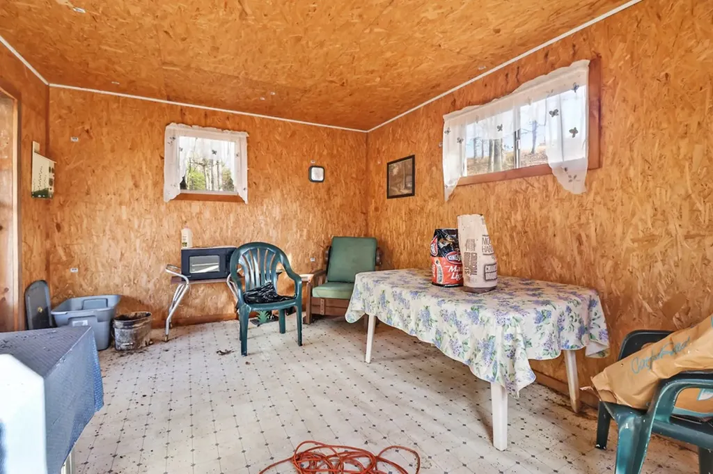 2620 Deer Lodge Highway Deer Lodge TN 37726