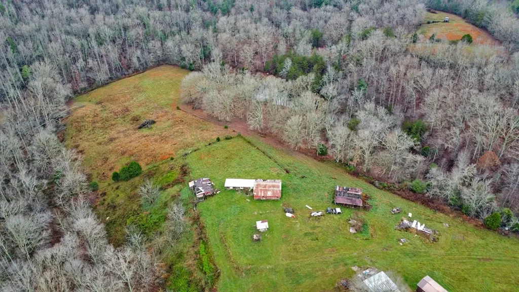 2620 Deer Lodge Highway Deer Lodge TN 37726