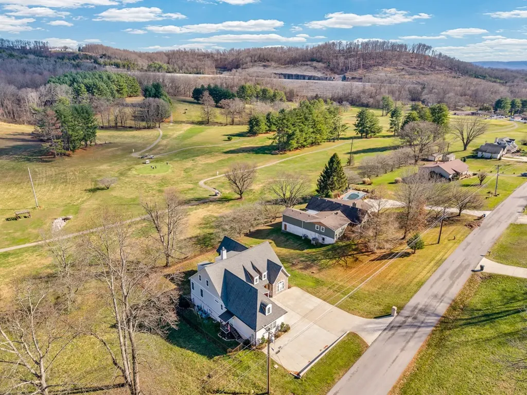 1671 Golf Lane Livingston TN 38570