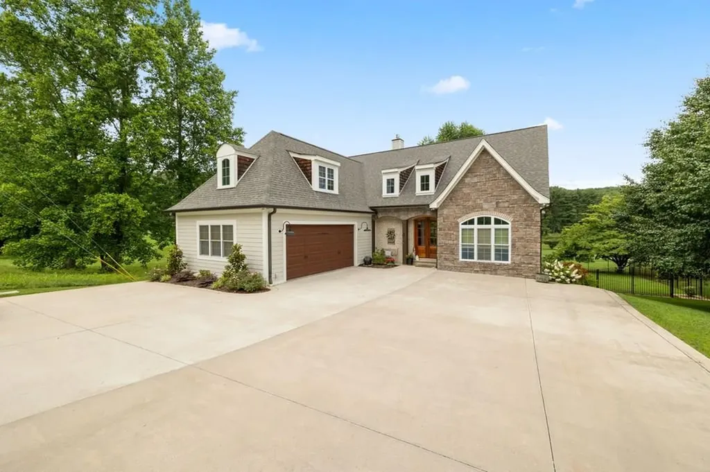1671 Golf Lane Livingston TN 38570