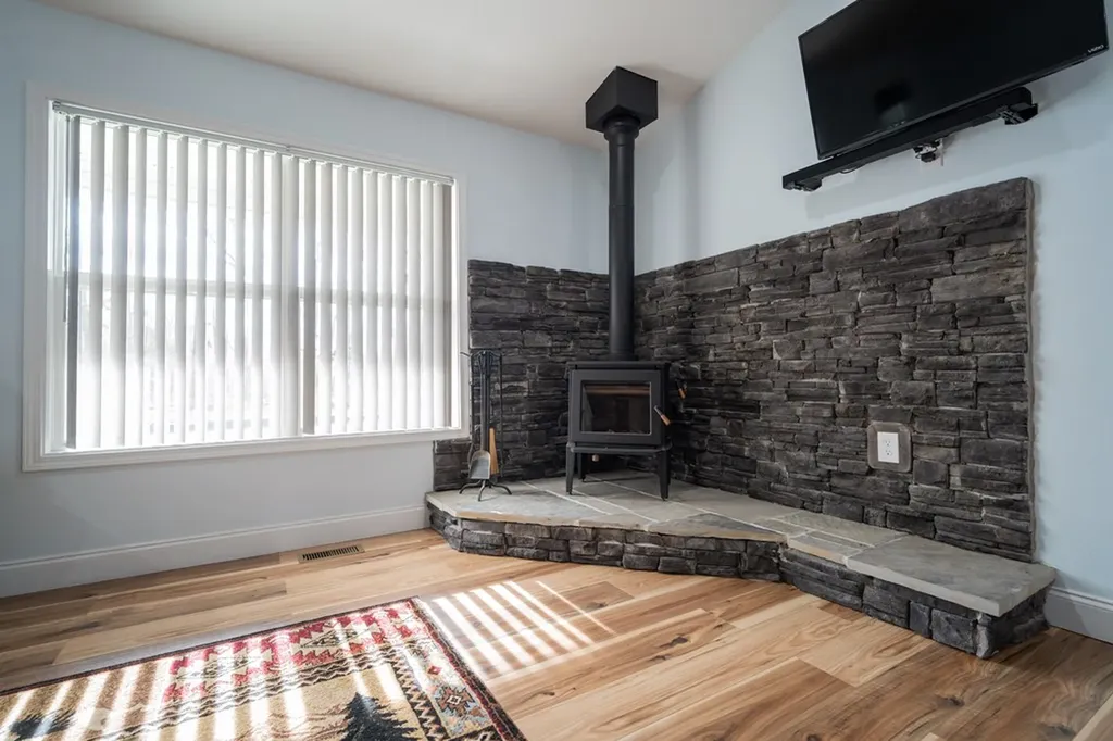 1561 Bicknell Road Clarkrange TN 38553