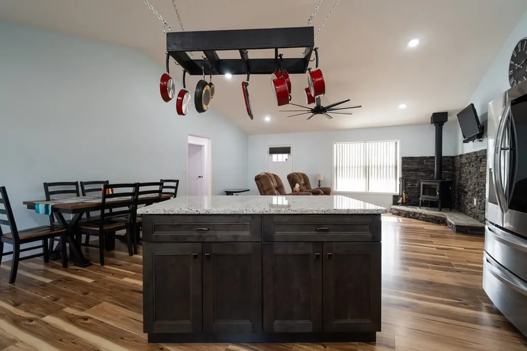 1561 Bicknell Road Clarkrange TN 38553