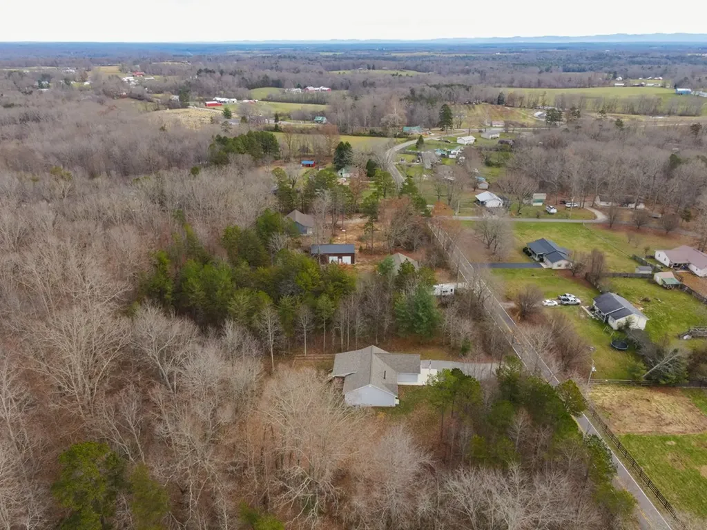 1561 Bicknell Road Clarkrange TN 38553