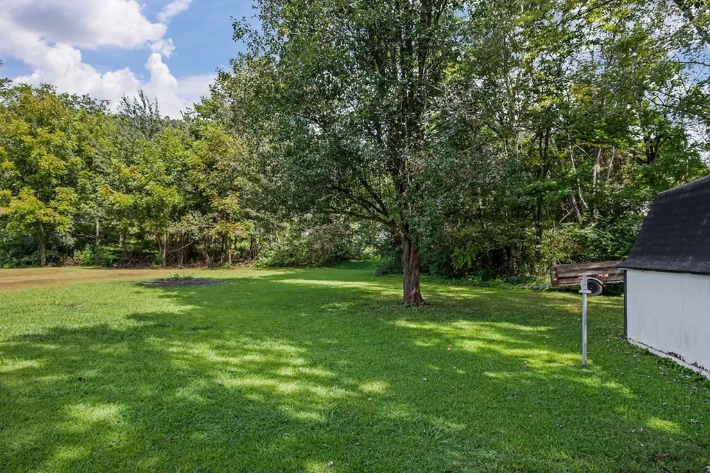 396 Jefferson Avenue Sparta TN 38583