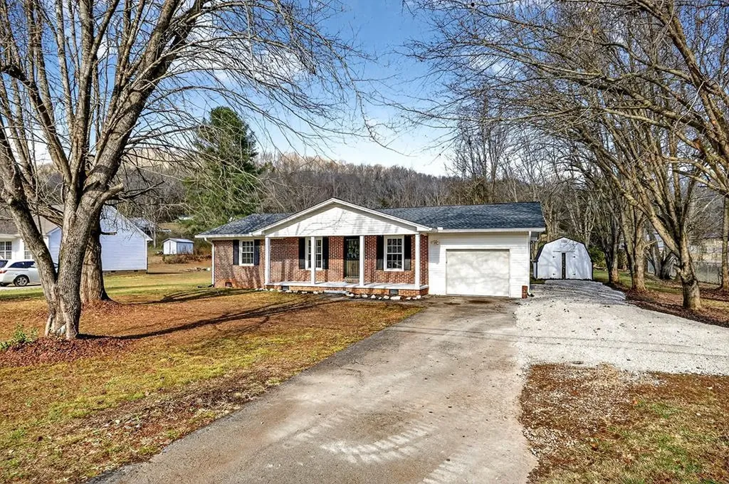 396 Jefferson Avenue Sparta TN 38583