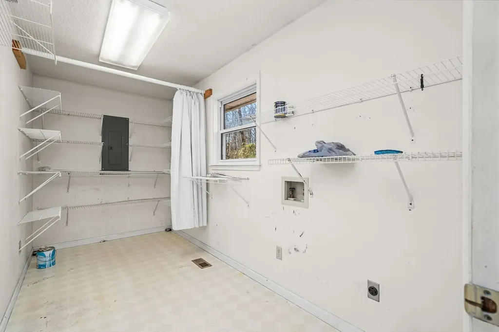 1621 Tabor Loop Crossville TN 38571