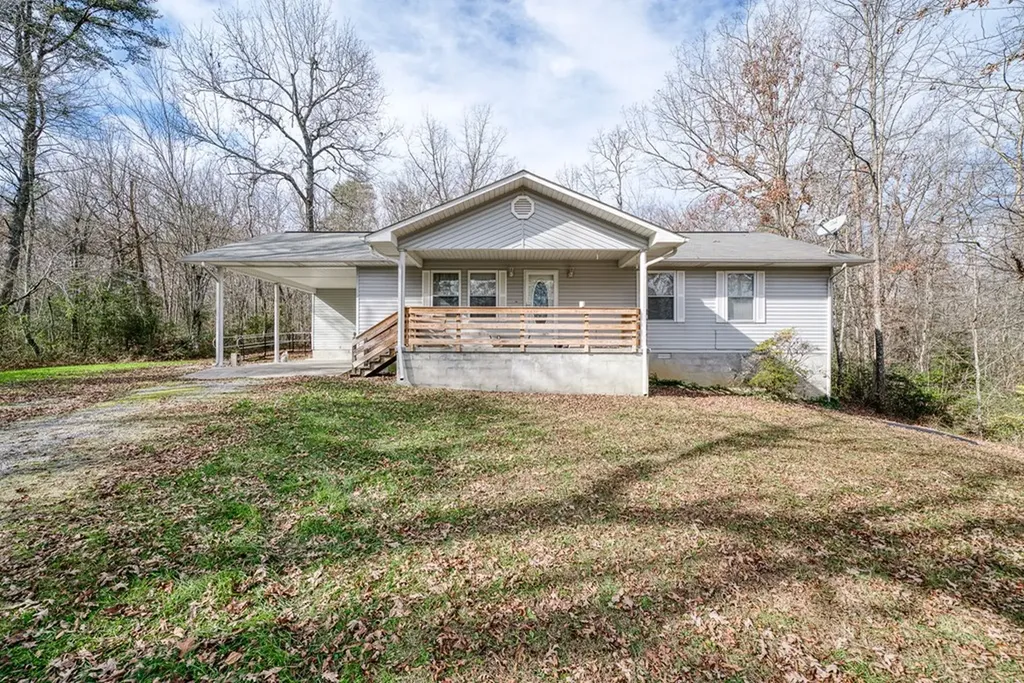 1621 Tabor Loop Crossville TN 38571