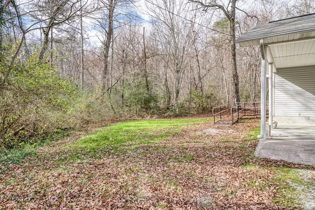 1621 Tabor Loop Crossville TN 38571