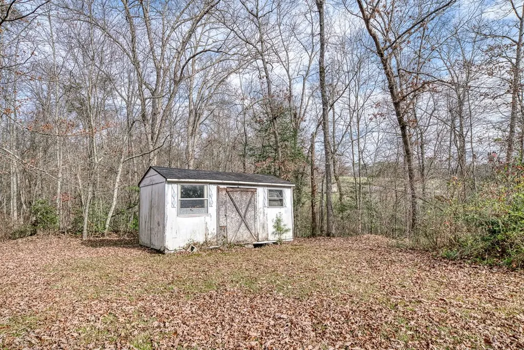 1621 Tabor Loop Crossville TN 38571