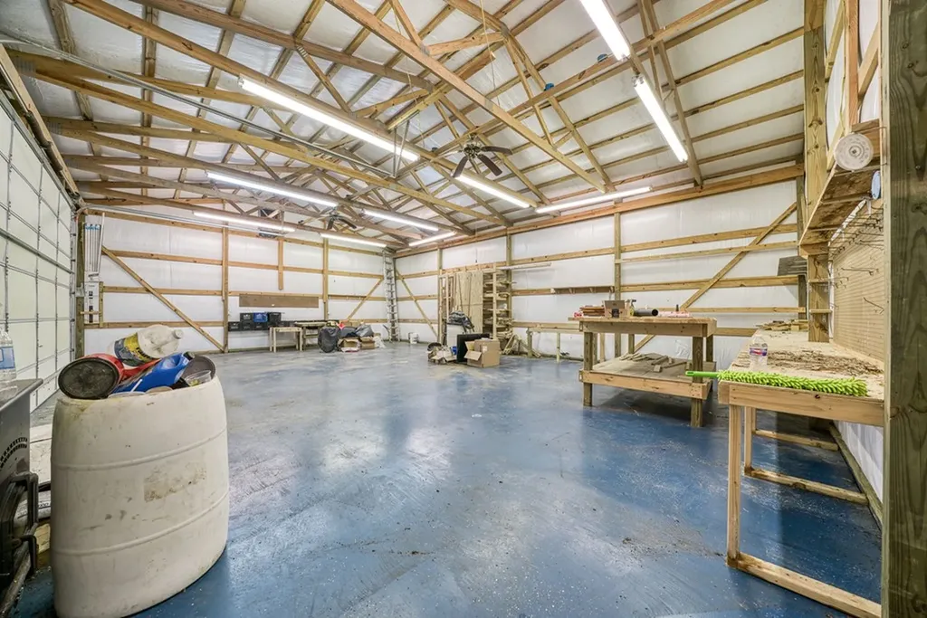 1621 Tabor Loop Crossville TN 38571