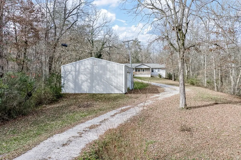 1621 Tabor Loop Crossville TN 38571