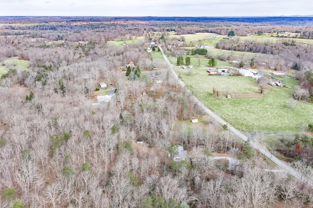 1621 Tabor Loop Crossville TN 38571