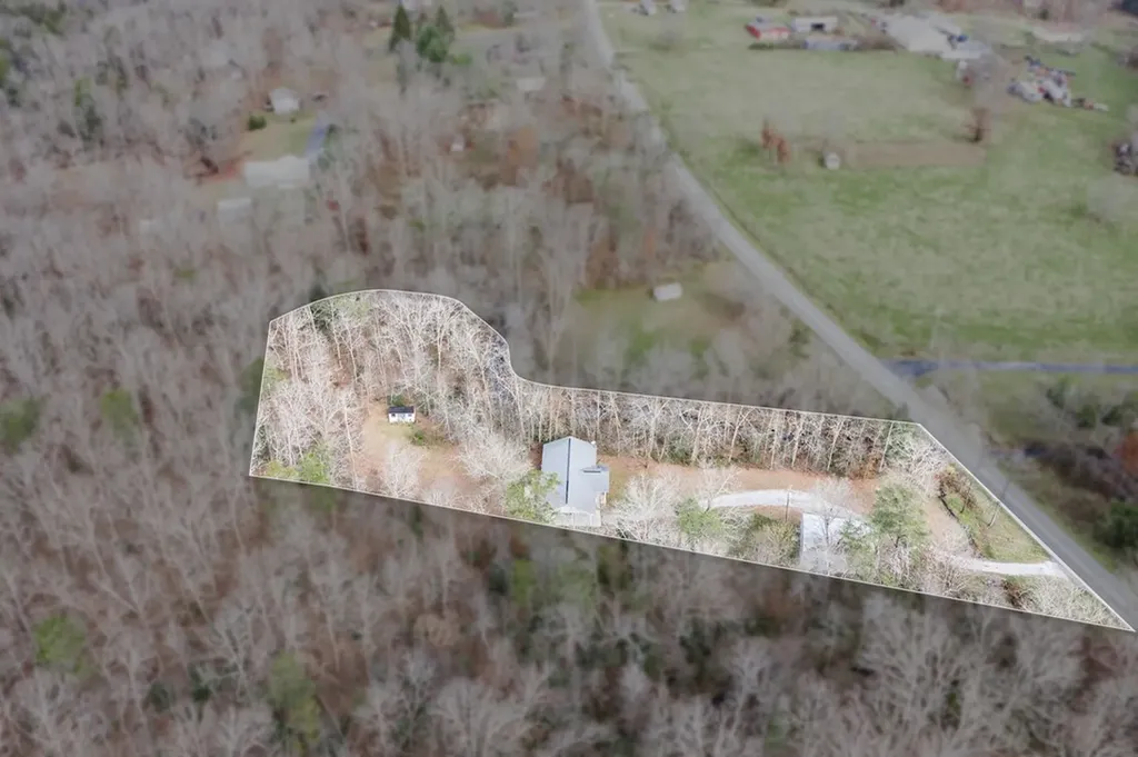 1621 Tabor Loop Crossville TN 38571