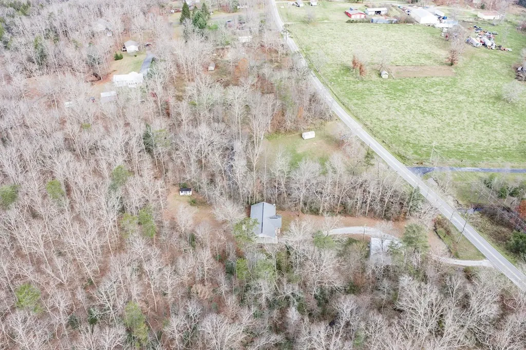 1621 Tabor Loop Crossville TN 38571