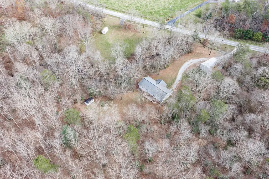 1621 Tabor Loop Crossville TN 38571