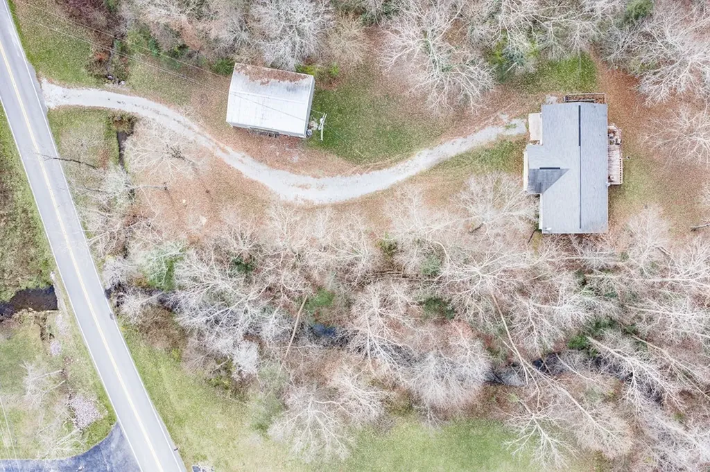 1621 Tabor Loop Crossville TN 38571