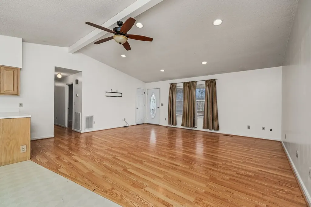 1621 Tabor Loop Crossville TN 38571