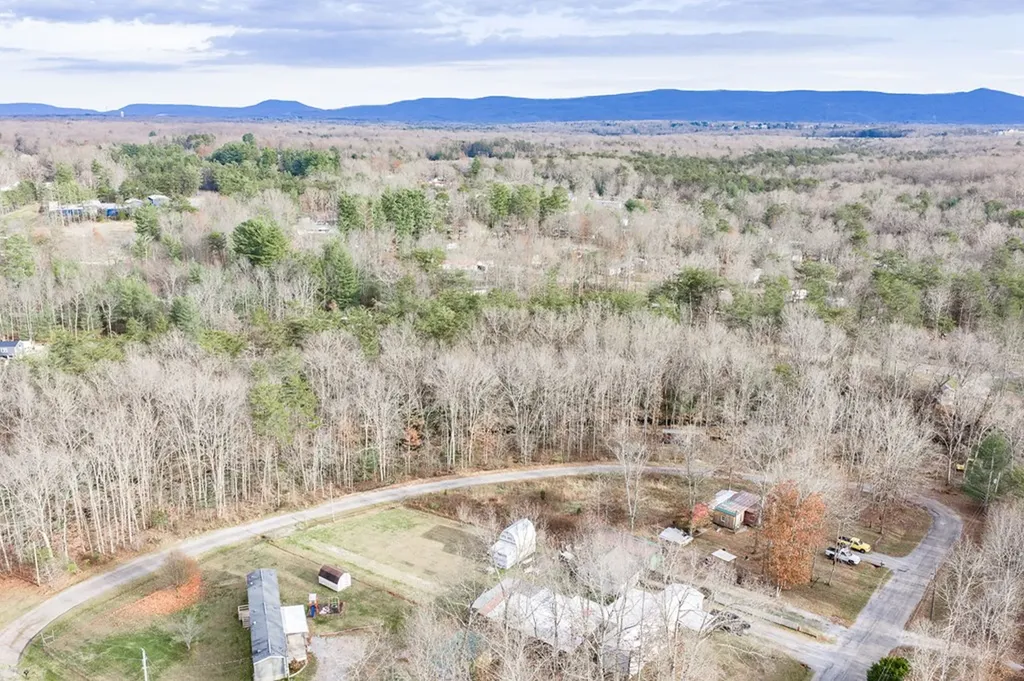 1041 Sitting Bull Point Crossville TN 38572