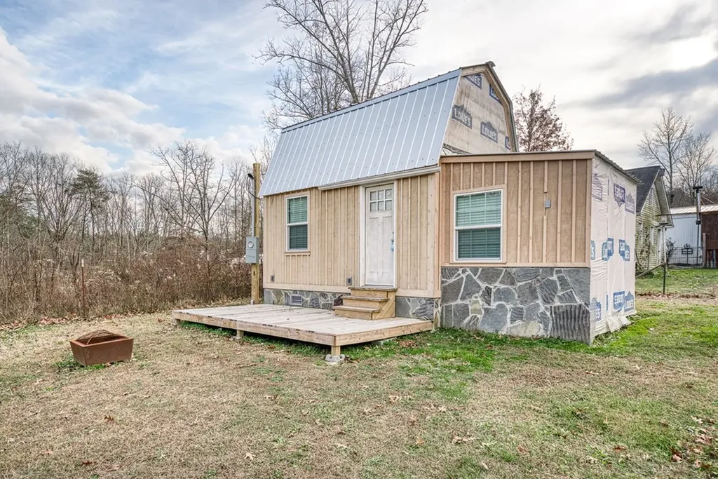 1041 Sitting Bull Point Crossville TN 38572