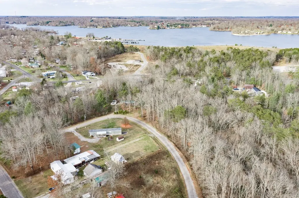 1041 Sitting Bull Point Crossville TN 38572