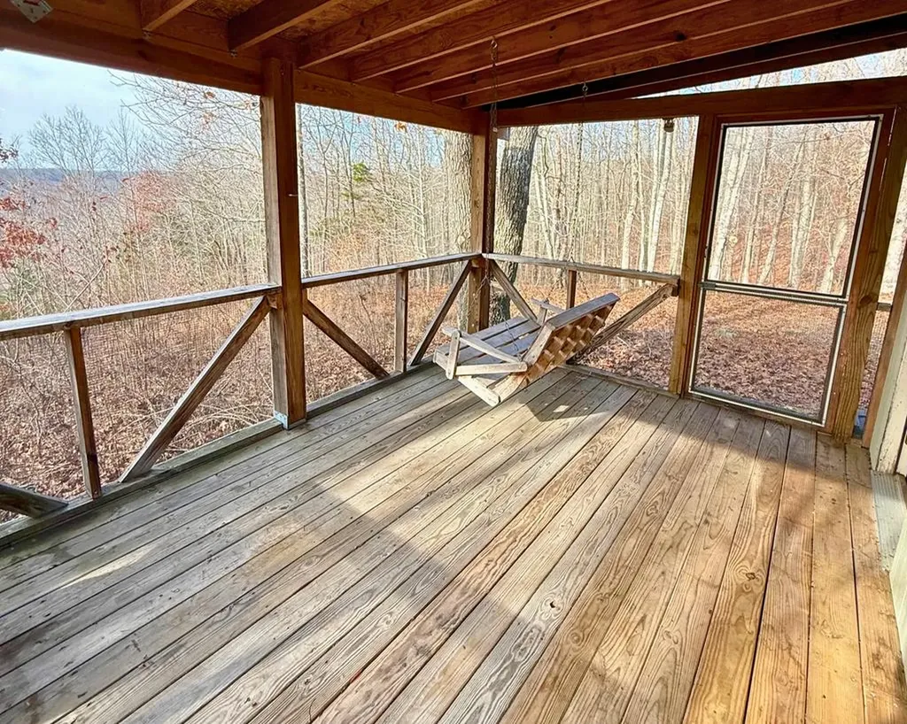 353 Red Bud Lane Hilham TN 38568