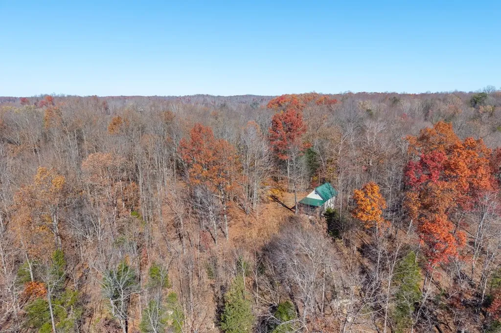 353 Red Bud Lane Hilham TN 38568