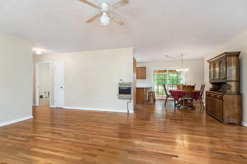 151 Cullom Lands Lane Livingston TN 38570