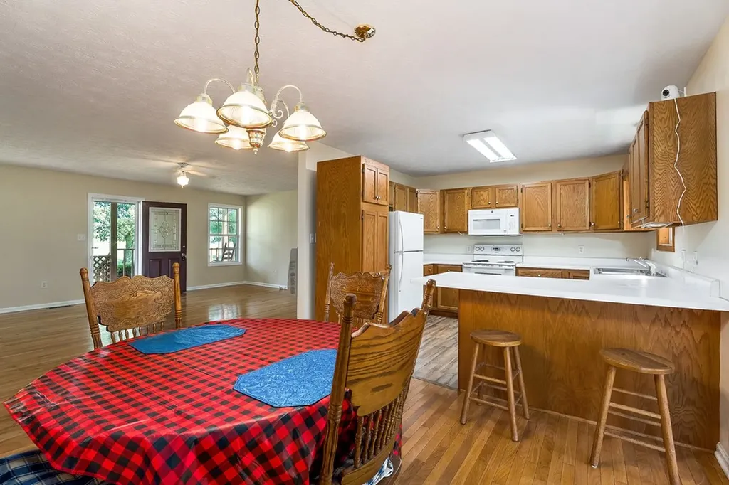 151 Cullom Lands Lane Livingston TN 38570