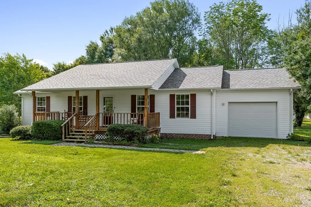 151 Cullom Lands Lane Livingston TN 38570