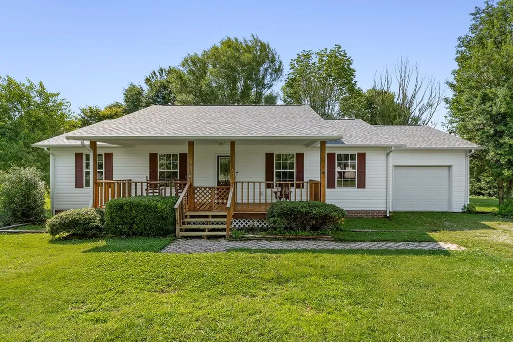 151 Cullom Lands Lane Livingston TN 38570