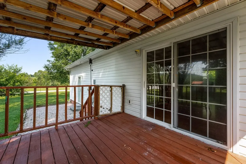 151 Cullom Lands Lane Livingston TN 38570