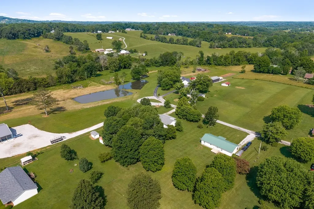 151 Cullom Lands Lane Livingston TN 38570