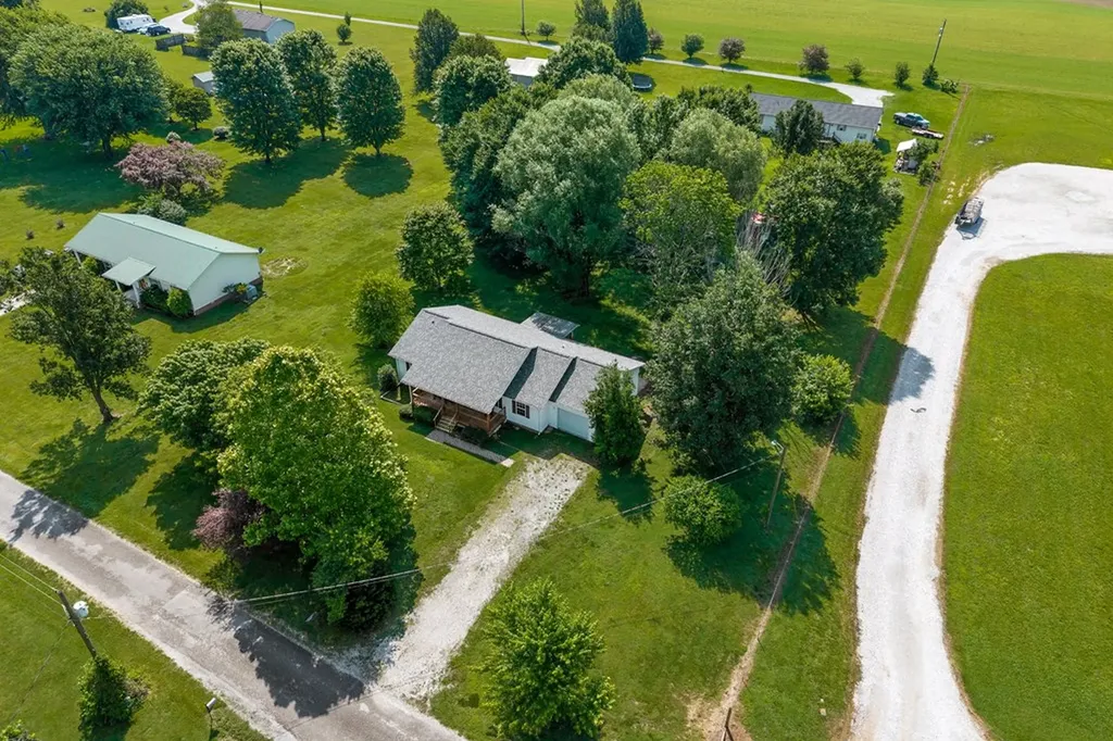 151 Cullom Lands Lane Livingston TN 38570