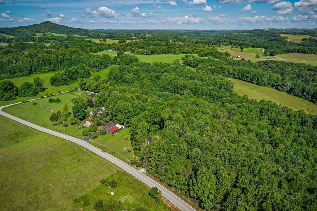 3247 Moodyville Road Byrdstown TN 38549