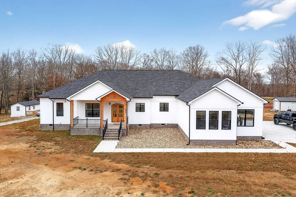 377 Margot Drive Sparta TN 38583