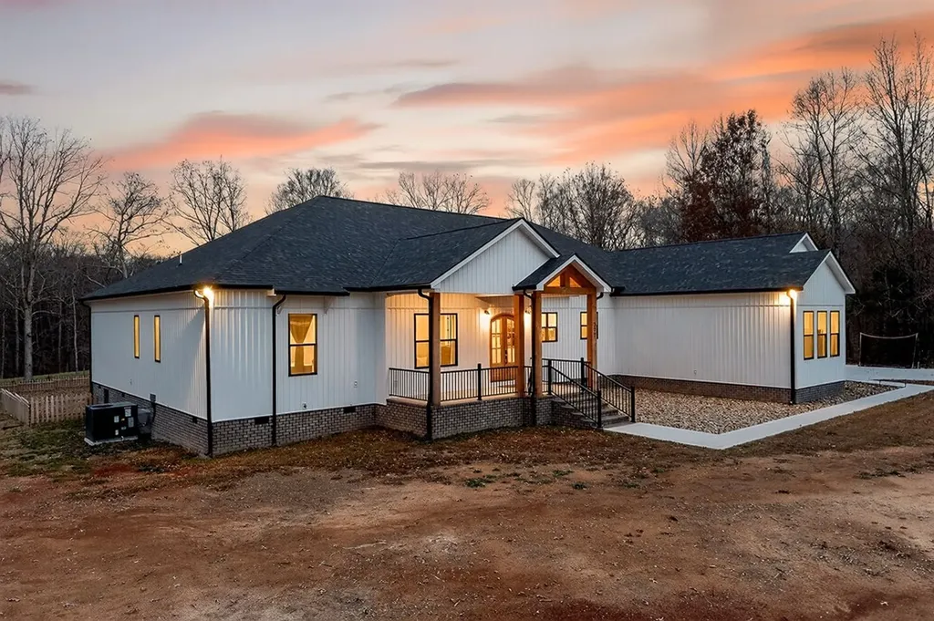 377 Margot Drive Sparta TN 38583