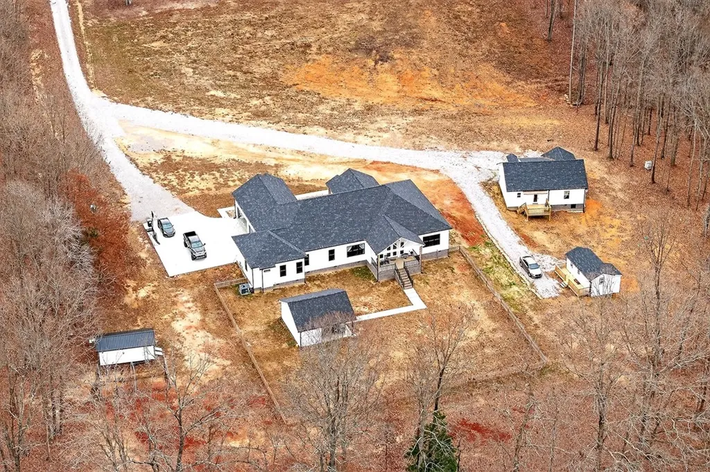 377 Margot Drive Sparta TN 38583