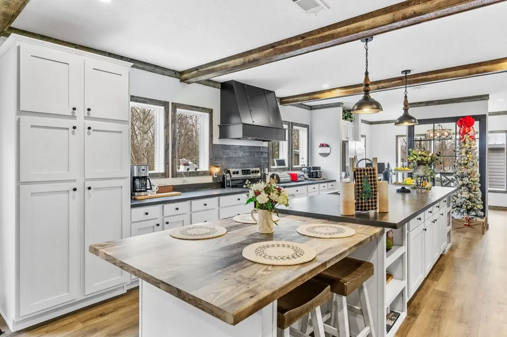 1750 South Fork Road Whitleyville TN 38588