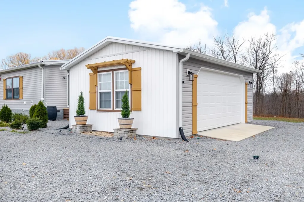 1750 South Fork Road Whitleyville TN 38588